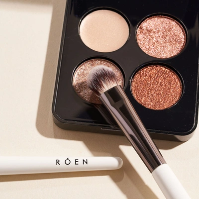 Roen Beauty All Over Eyeshadow Brush