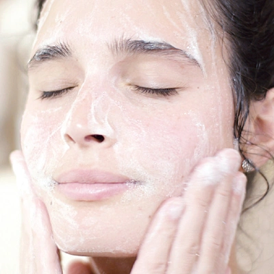 Alpyn Beauty Creamy Bubbling Cleanser With Fruit Enzymes And Aha's