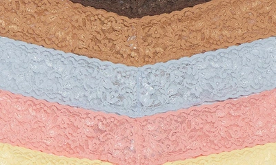 Hanky Panky Signature Lace Low Rise Thongs 5-pack Set 49115vpk In Classic Colors