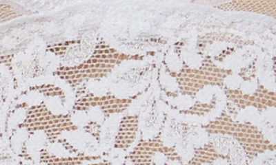 Hanky Panky Signature Lace Padded Crossover Bralette In White