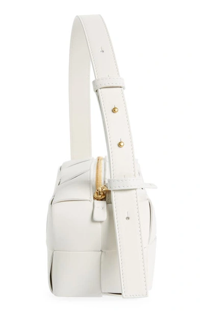 Bottega Veneta Brick Intrecciato Leather Shoulder Bag In 9009 White-gold