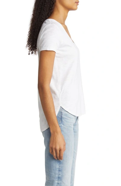 Shop Tommy Bahama Ashby Isles Curve Hem T-shirt In White