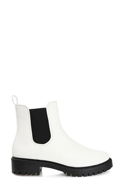 Journee Collection Lug Sole Chelsea Boot In White