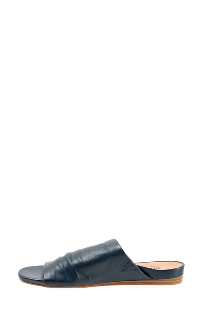 Softwalk Camano Slide Sandal In Navy