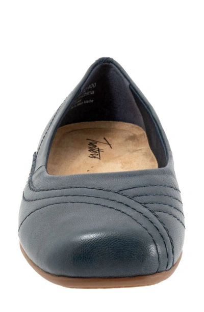 Trotters Sasha Square Toe Flat In Navy