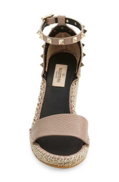 Shop Valentino Rockstud Espadrille Wedge Sandal In P98 Poudre/ Nero
