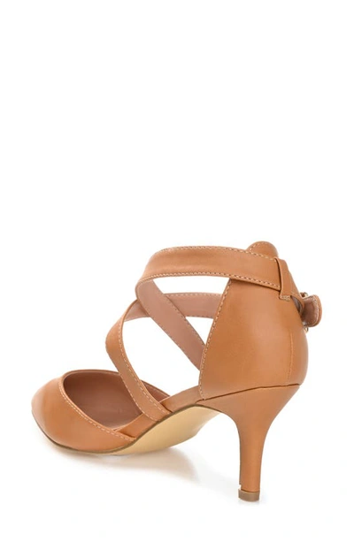 Journee Collection Journee Riva Crossover Pump In Tan