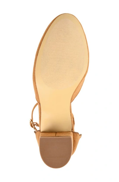 Journee Collection Journee Edna Scallop Trim Pump In Cognac