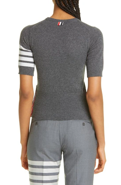 Thom Browne Signature 4-bar Stripe Short-sleeve Cashmere Top In Medium Grey