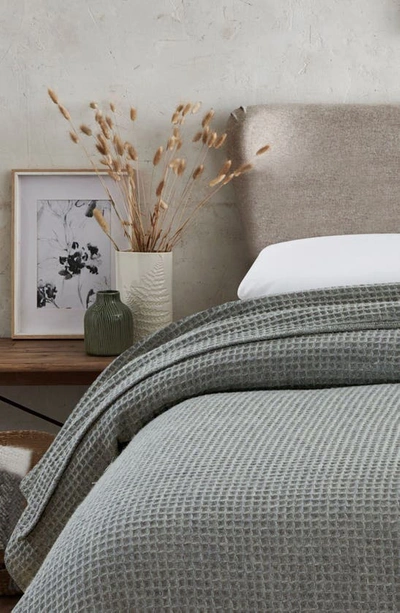 Melange Merino Wool Waffle Knit Blanket In Light Grey