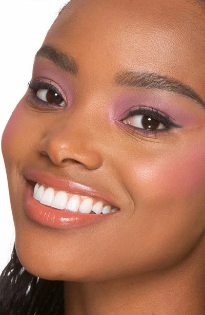Too Faced Cloud Crush Blurring Brush In Golden Hour