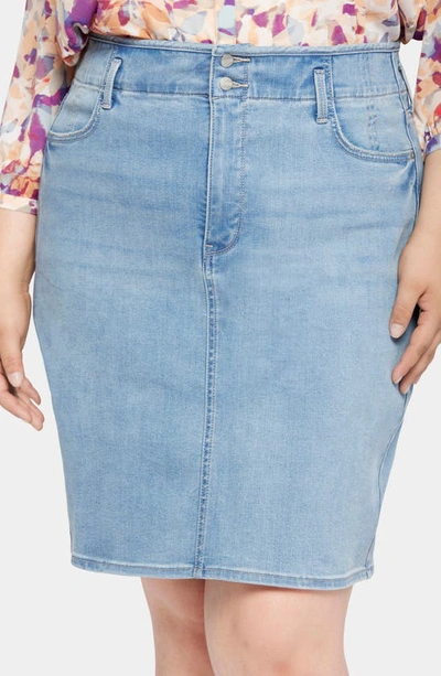 Nydj Frayed Hem Boyfriend Shorts In Crystalline