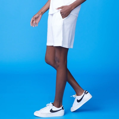 Monrow Archives Linen Pleated Shorts In White
