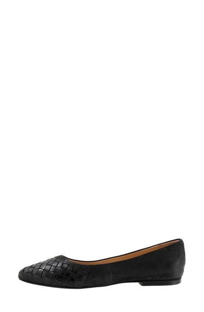 Trotters Estee Pointed Toe Flat In Black Nubuck