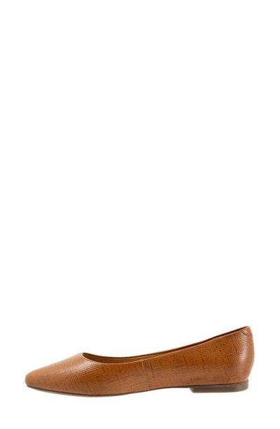 Trotters Estee Ballet Flat In Luggage Embossed