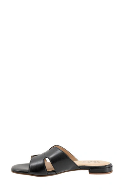 Trotters Nell Slide Sandal In Black