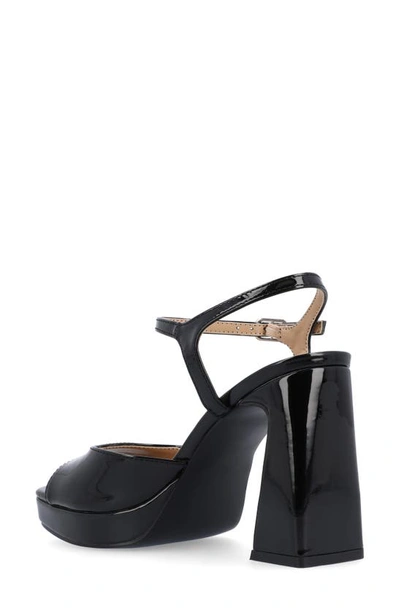 Journee Collection Ziarre Patent Block Heel Sandal In Black