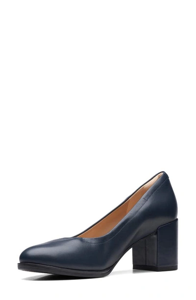 Shop Clarks Freva55 Court Pump In Navy Leather