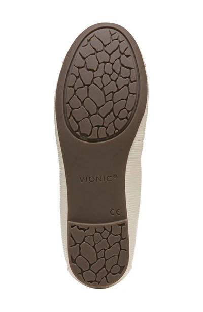Vionic Amorie Flat In Cream