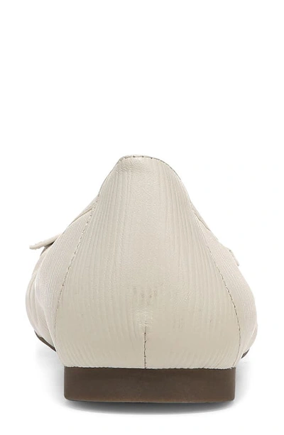 Vionic Amorie Flat In Cream
