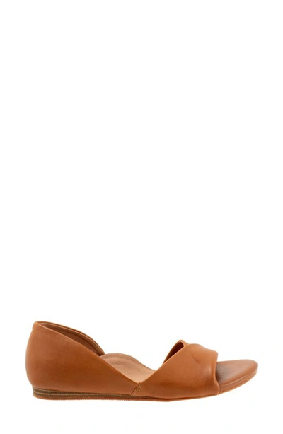 Softwalk Wide Width Cypress Sandal In Luggage