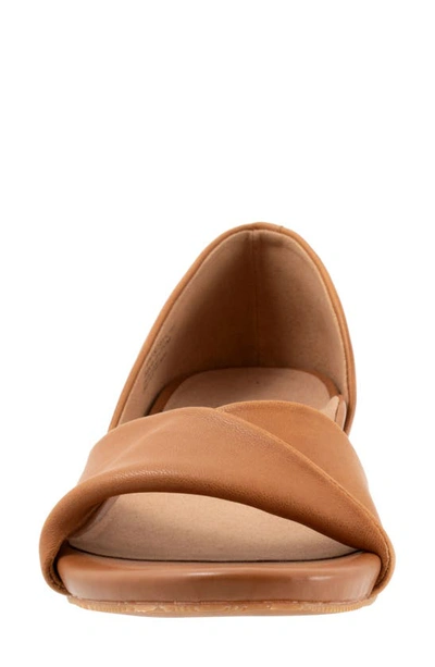 Softwalk Wide Width Cypress Sandal In Luggage