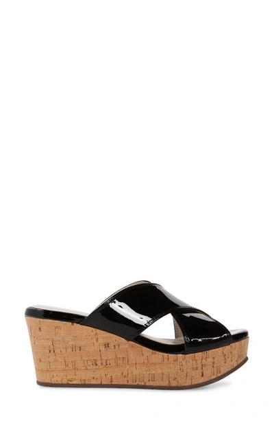 Chocolat Blu Crisscross Wedge Slide Sandal In Black Patent