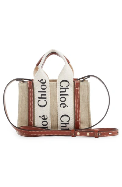 Chloé Small Woody Logo Strap Linen Tote In White - Brown