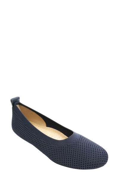 Shop Vaneli Suvi Flat In Navy