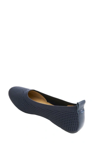 Shop Vaneli Suvi Flat In Navy