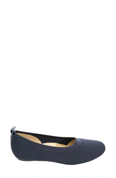 Shop Vaneli Suvi Flat In Navy