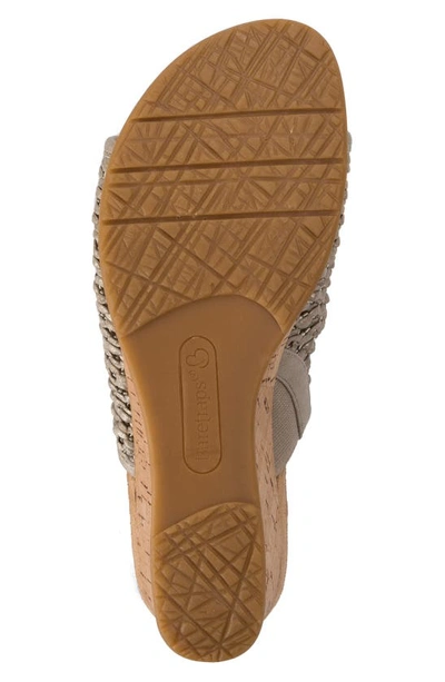 Baretraps Flossey Wedge Sandal In Champagne