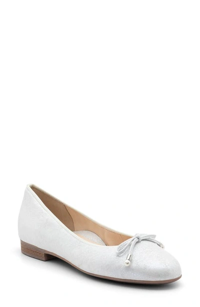 Shop Ara Scout Flat In Offwhite Antique Metallic