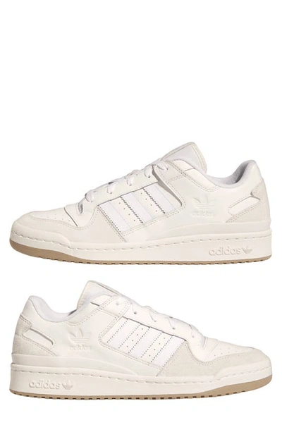 Adidas Originals Forum Low Sneaker In Chalk White/ Crystal White