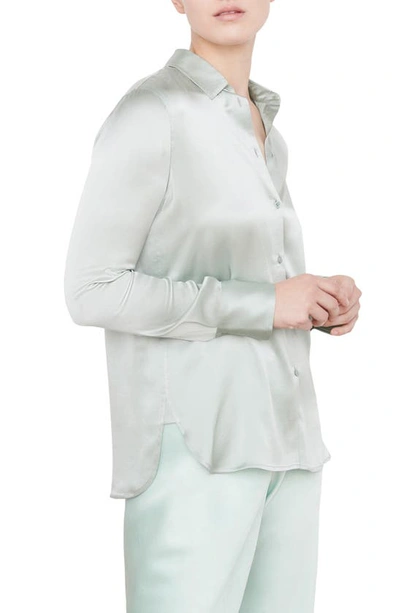 Shop Vince Slim Fit Stretch Silk Blouse In Glass