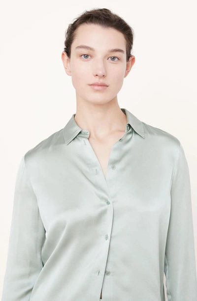 Shop Vince Slim Fit Stretch Silk Blouse In Glass