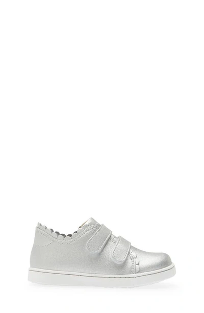 L'amour Caroline Scallop Sneaker In Silver