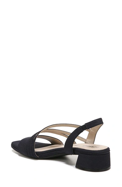 Lifestride Joy Strappy Sandal In Lux Navy