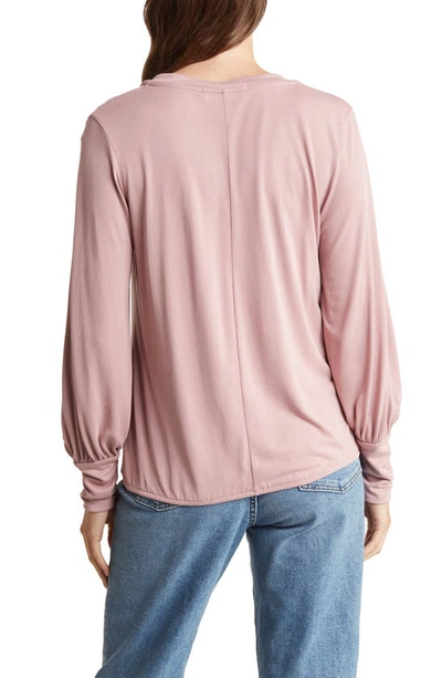 Renee C V-neck Long Sleeve Solid Top In Pink