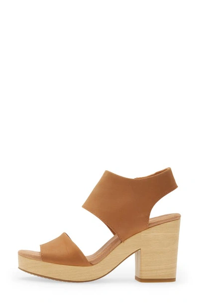 Toms Block Heel Sandal In Brown