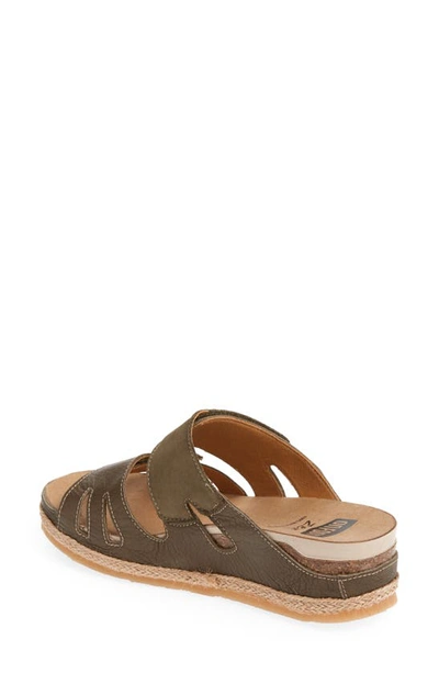 On Foot Cynara Slide Sandal In Khaki Khaki