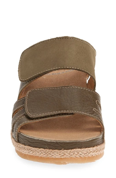On Foot Cynara Slide Sandal In Khaki Khaki