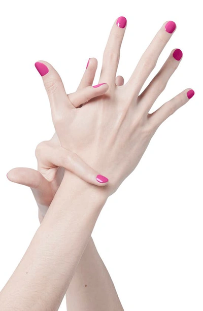 Gucci Glossy Nail Polish 402 Valentine Fuchsia 0.33 oz / 10 G In 402 Vantine Fuschia