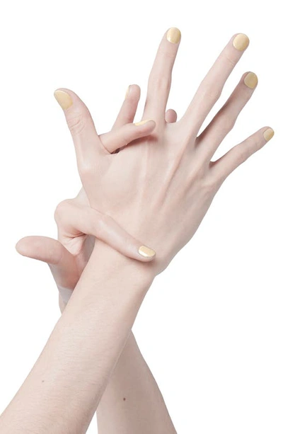 Gucci Glossy Nail Polish 218 Cecilia Ivory 0.33 oz / 10 G In 218 Cecilia Ivory