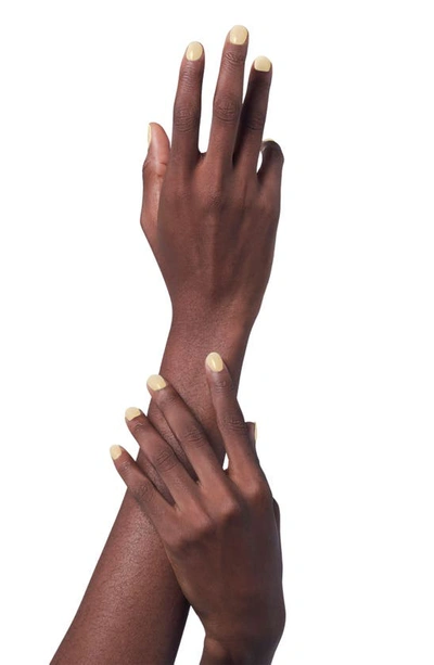 Gucci Glossy Nail Polish 218 Cecilia Ivory 0.33 oz / 10 G In 218 Cecilia Ivory