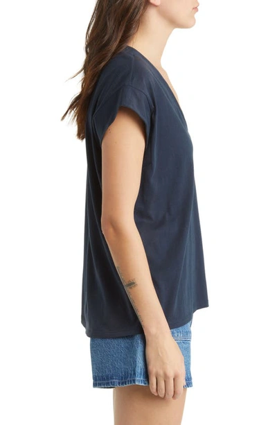 Frame Le High Rise V-neck Organic Pima Cotton T-shirt In Navy