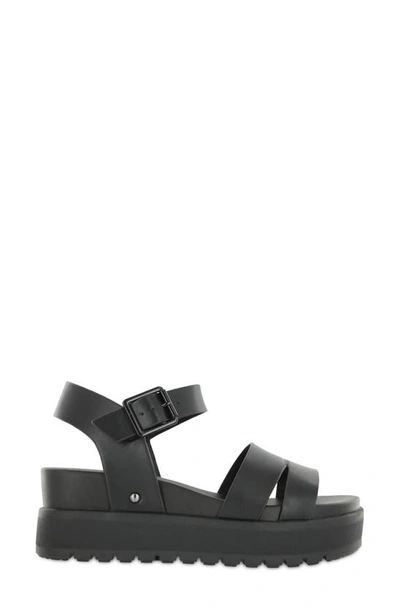 Mia Maya Platform Sandal In Black