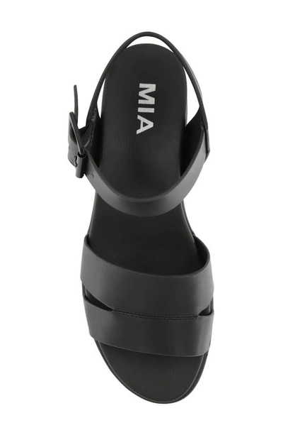 Mia Maya Platform Sandal In Black
