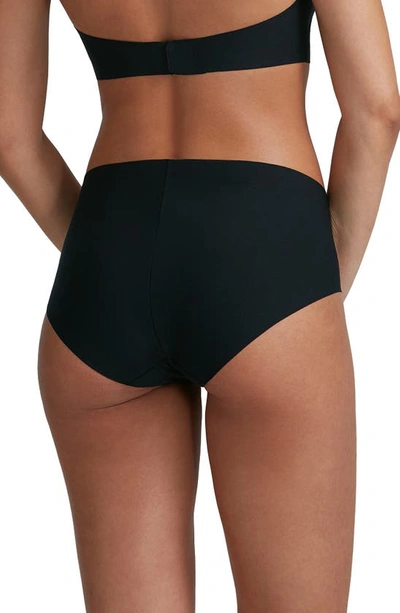 Commando Butter Control Thong In Black