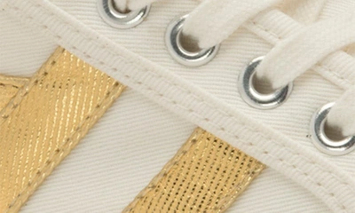 Shop Gola Tennis Mark Cox Sneaker In Off White/ Gold
